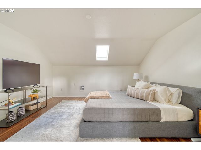 -1 Se 11TH Ave, Portland, OR 97214