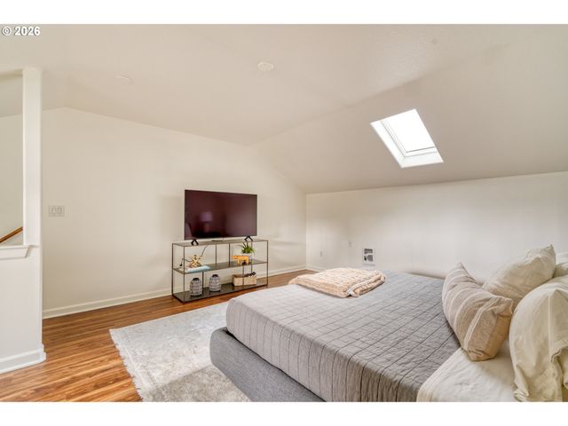 -1 Se 11TH Ave, Portland, OR 97214