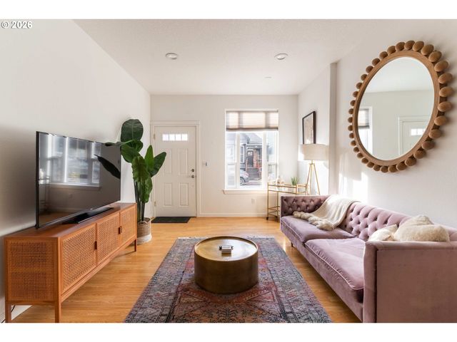 -1 Se 11TH Ave, Portland, OR 97214