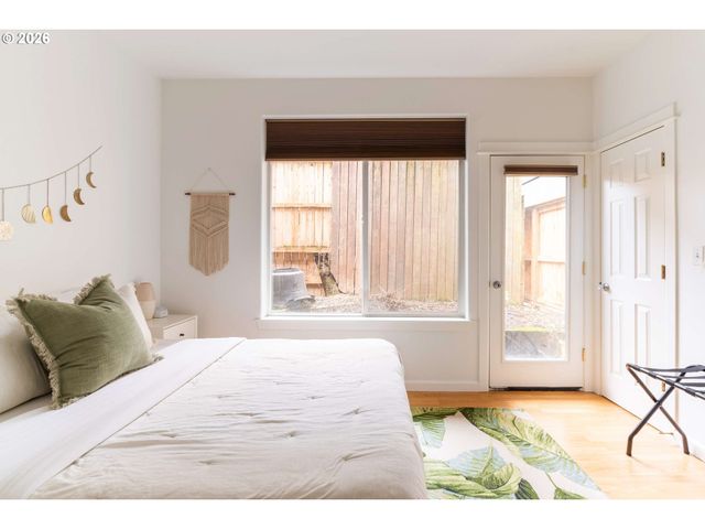 -1 Se 11TH Ave, Portland, OR 97214