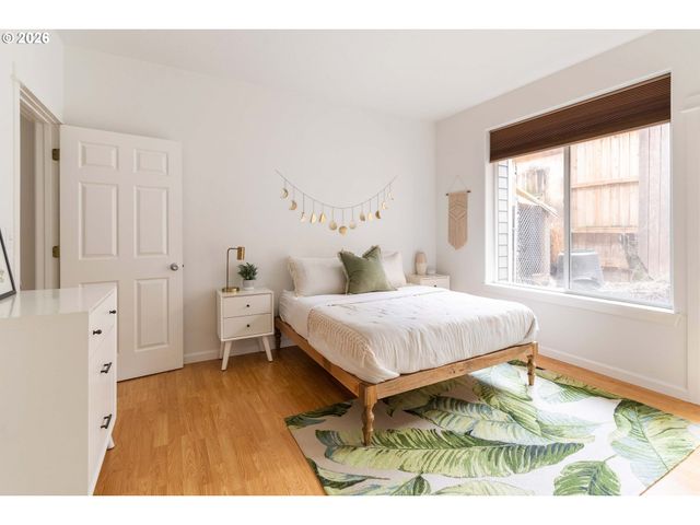 -1 Se 11TH Ave, Portland, OR 97214