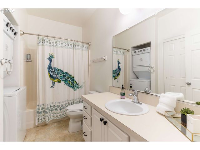 -1 Se 11TH Ave, Portland, OR 97214