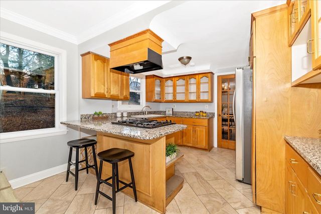 674 COLLEGE PKWY, Rockville, MD 20850