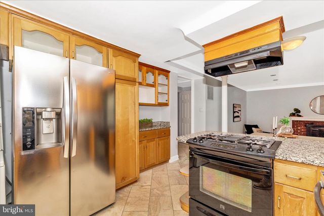 674 COLLEGE PKWY, Rockville, MD 20850