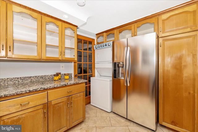 674 COLLEGE PKWY, Rockville, MD 20850