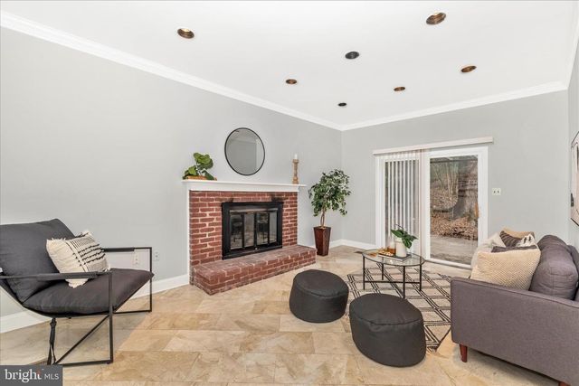 674 COLLEGE PKWY, Rockville, MD 20850