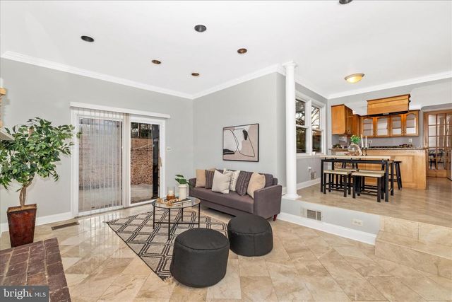 674 COLLEGE PKWY, Rockville, MD 20850