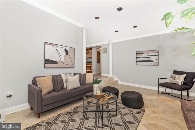 674 COLLEGE PKWY, Rockville, MD 20850