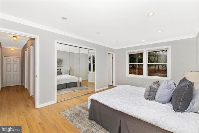 674 COLLEGE PKWY, Rockville, MD 20850