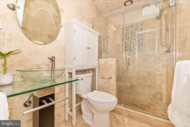 674 COLLEGE PKWY, Rockville, MD 20850