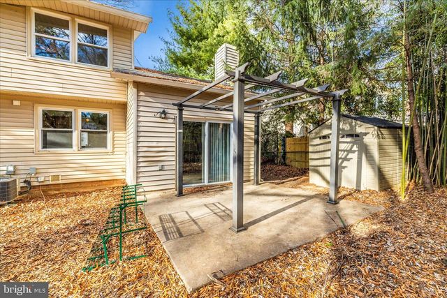 674 COLLEGE PKWY, Rockville, MD 20850