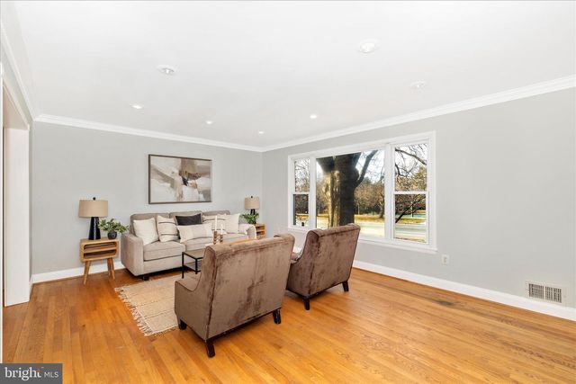 674 COLLEGE PKWY, Rockville, MD 20850