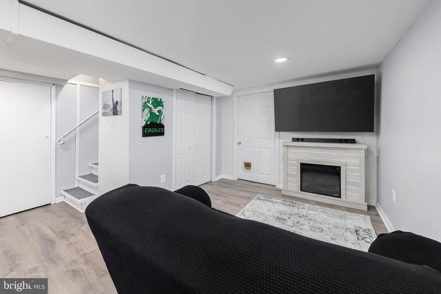 1136 W KINGS HWY, Mount Ephraim, NJ 08059