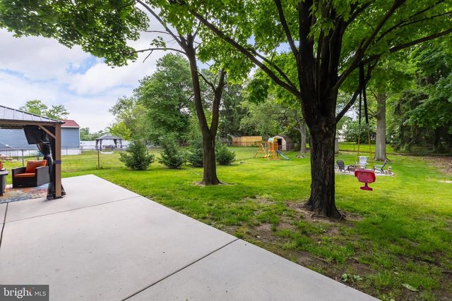 1136 W KINGS HWY, Mount Ephraim, NJ 08059