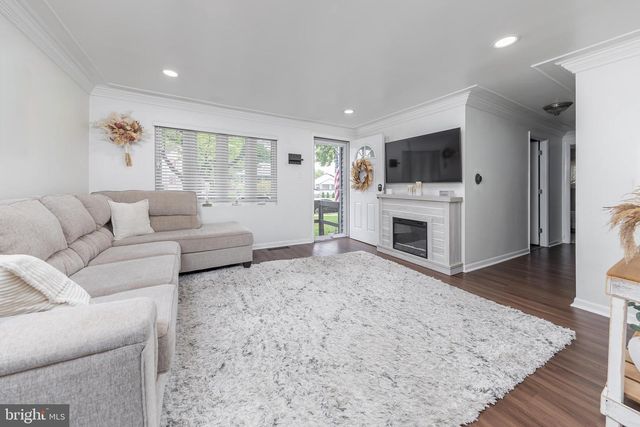 1136 W KINGS HWY, Mount Ephraim, NJ 08059