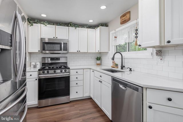 1136 W KINGS HWY, Mount Ephraim, NJ 08059