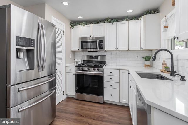 1136 W KINGS HWY, Mount Ephraim, NJ 08059