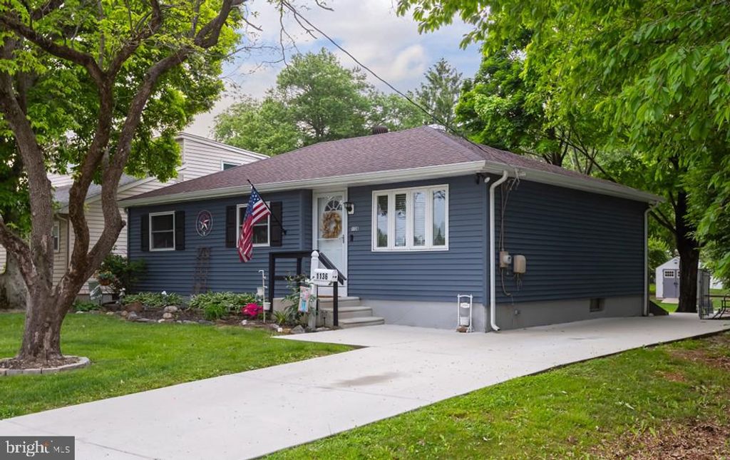 1136 W KINGS HWY, Mount Ephraim, NJ 08059