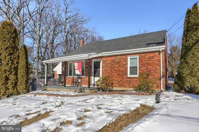 1015 TRINITY RD, York, PA 17408