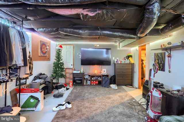 1015 TRINITY RD, York, PA 17408