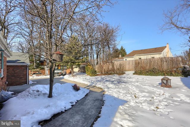 1015 TRINITY RD, York, PA 17408