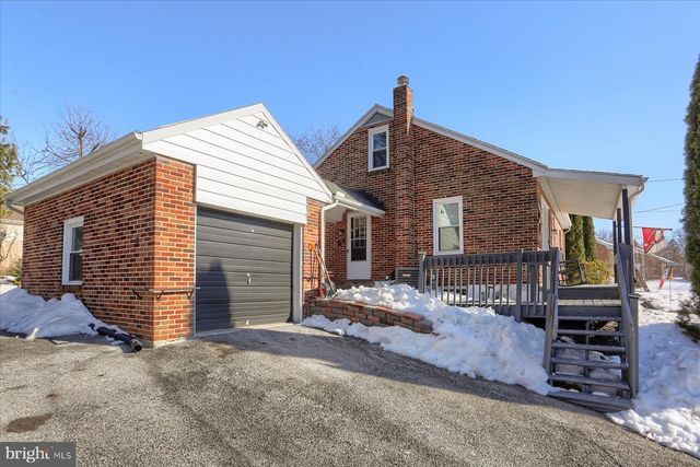 1015 TRINITY RD, York, PA 17408