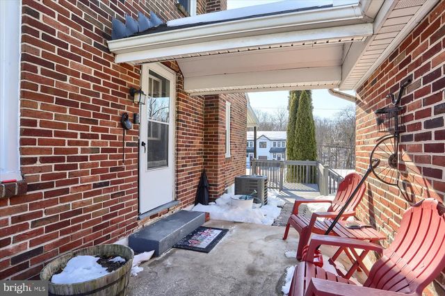 1015 TRINITY RD, York, PA 17408