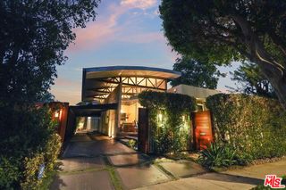 8735 Dorrington Avenue, West Hollywood, CA 90048