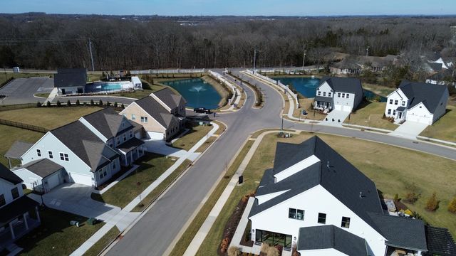 450 Tomlinson Pointe Dr, Mount Juliet, TN 37122