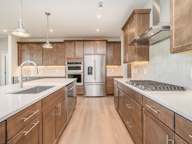 450 Tomlinson Pointe Dr, Mount Juliet, TN 37122