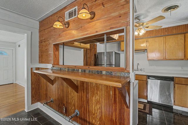 8476 W Southaven Circle, Southaven, MS 38671