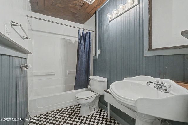 8476 W Southaven Circle, Southaven, MS 38671