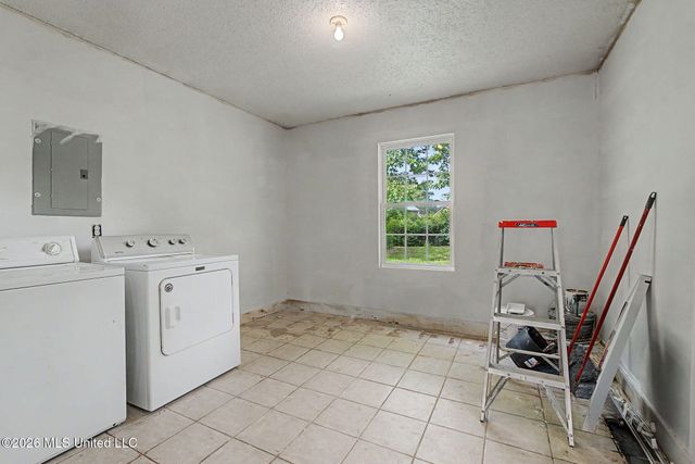 8476 W Southaven Circle, Southaven, MS 38671