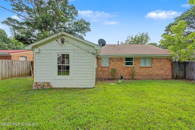 8476 W Southaven Circle, Southaven, MS 38671