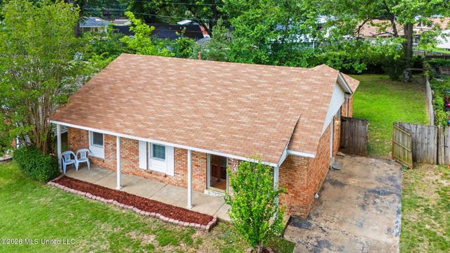 8476 W Southaven Circle, Southaven, MS 38671