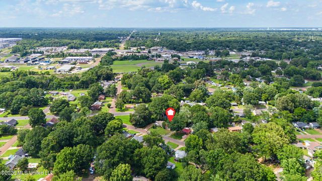 8476 W Southaven Circle, Southaven, MS 38671