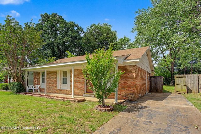 8476 W Southaven Circle, Southaven, MS 38671