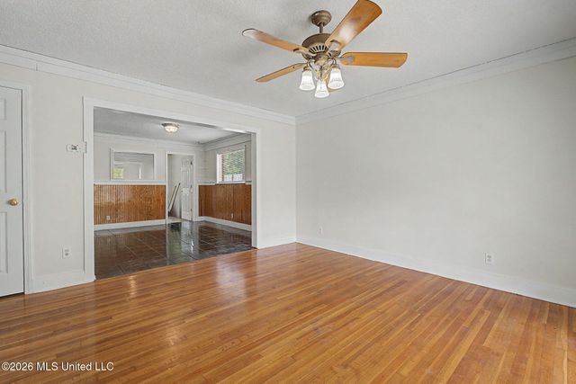 8476 W Southaven Circle, Southaven, MS 38671