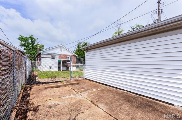 5962 S Cuba Court, St Louis, MO 63139