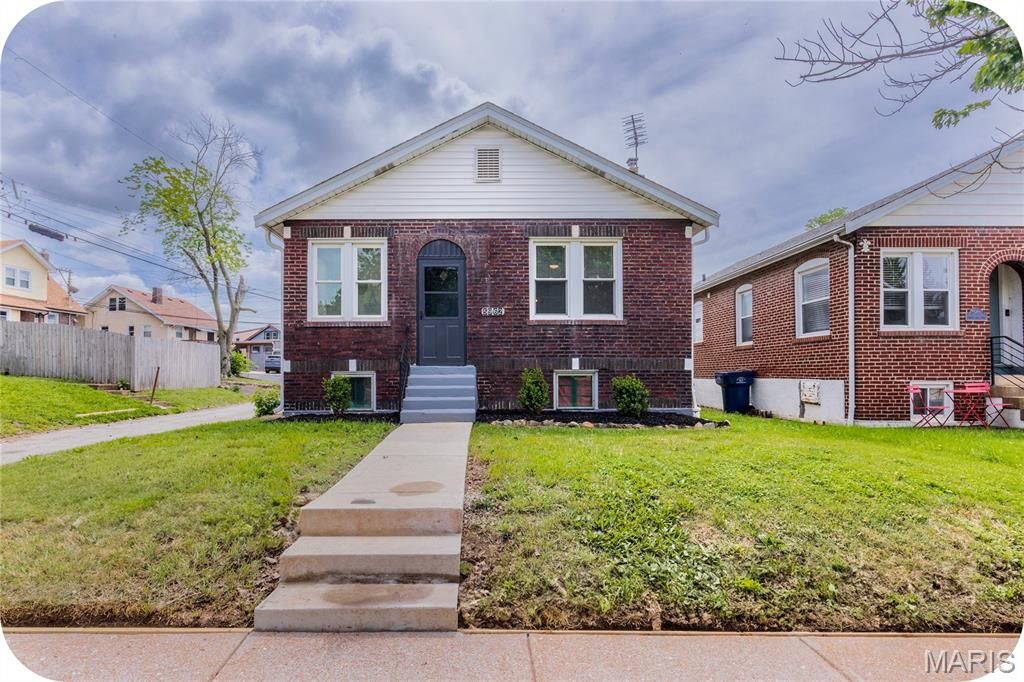 5962 S Cuba Court, St Louis, MO 63139