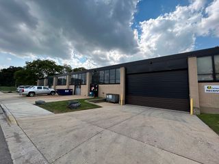 4242 W Bryn Mawr Avenue, Chicago, IL 60646