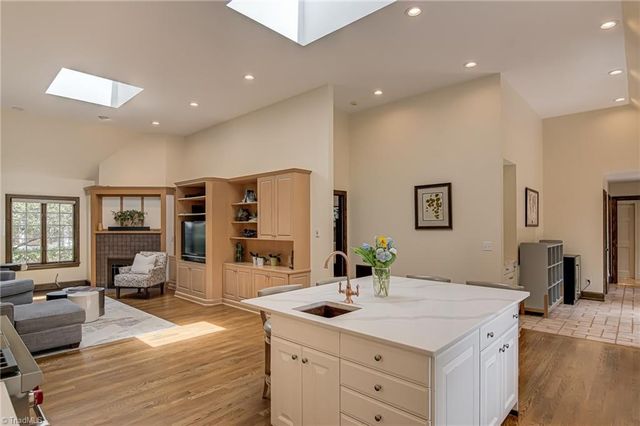 2840 Reynolds Drive, Winston-salem, NC 27104