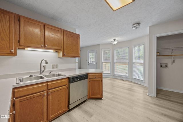 564 Coachman Way, Sanford, NC 27332