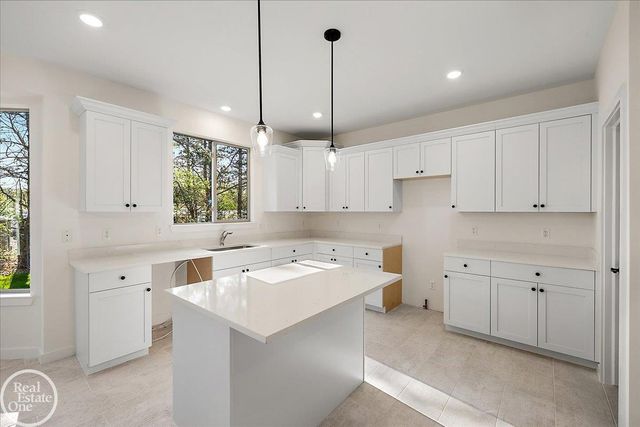 50606 Summit View Drive, Macomb Twp, MI 48042