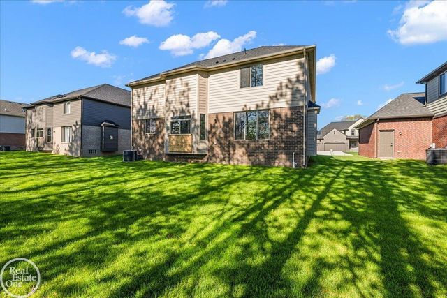 50606 Summit View Drive, Macomb Twp, MI 48042