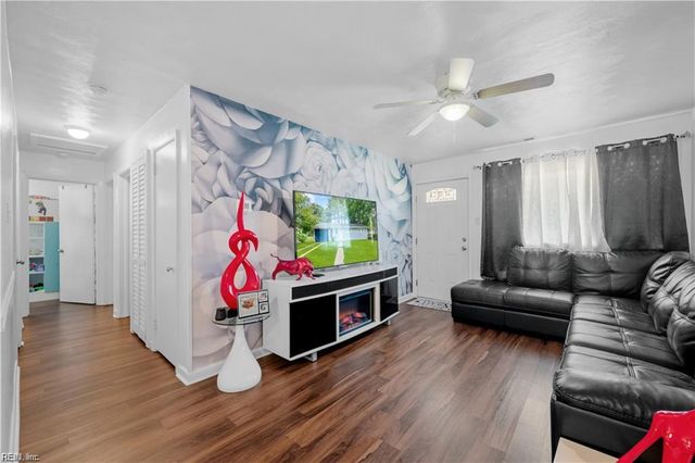 208 York DR, Portsmouth, VA 23702