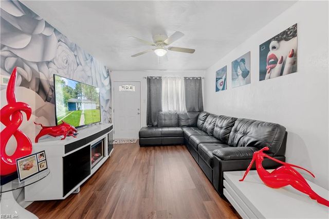 208 York DR, Portsmouth, VA 23702