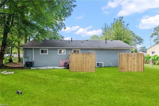 208 York DR, Portsmouth, VA 23702