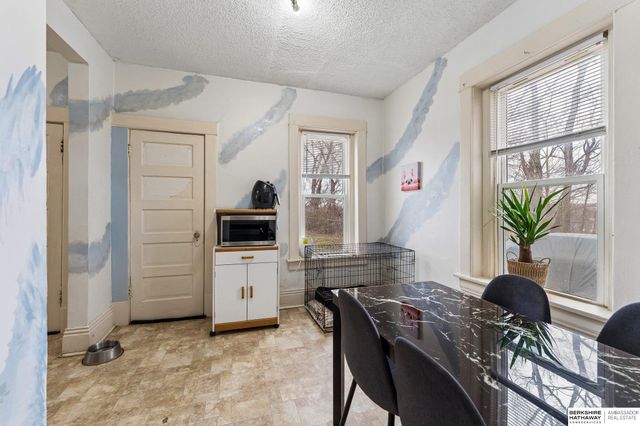 1454 S Pinkney Street, Omaha, NE 68110