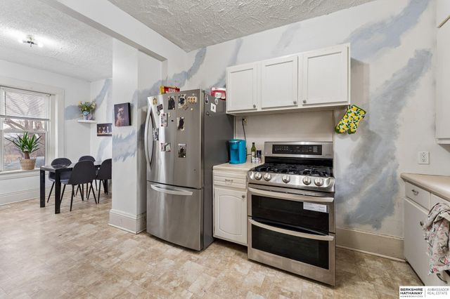1454 S Pinkney Street, Omaha, NE 68110